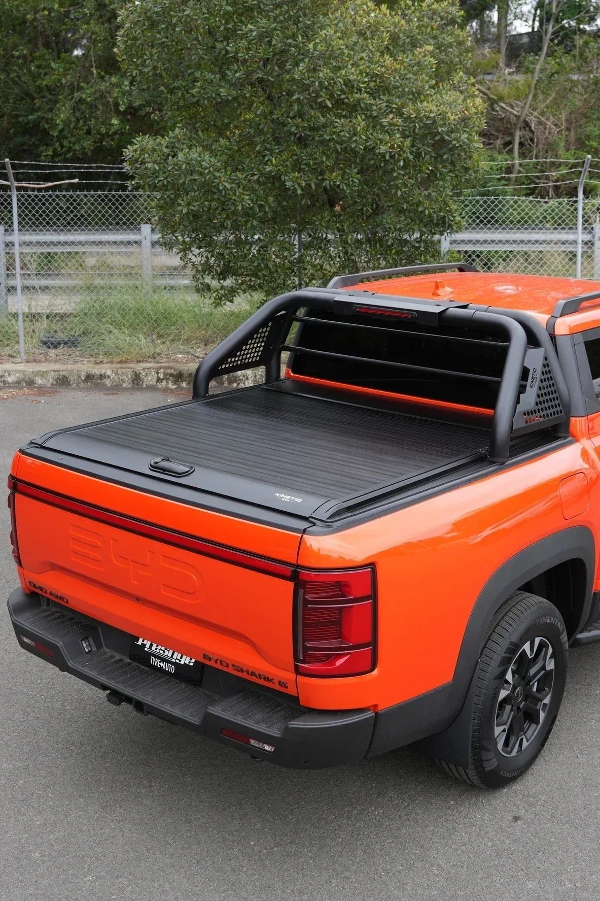 BYD Shark 6 Manual Roller Shutter Tub Cover - Tonneau Hard Lid